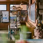 Noah Surf House Portugal *