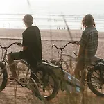 Noah Surf House Portugal 호텔 산타 크루즈