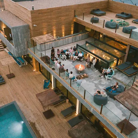 Noah Surf House Portugal Hotel