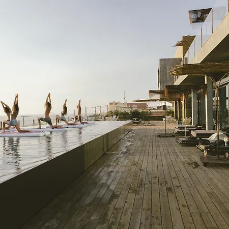 Noah Surf House Portugal