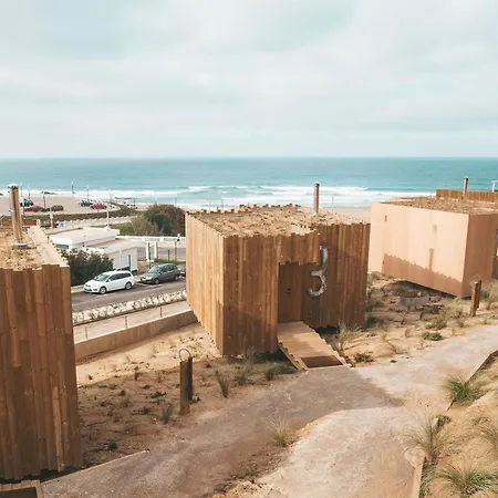 Noah Surf House Portugal 圣克鲁斯