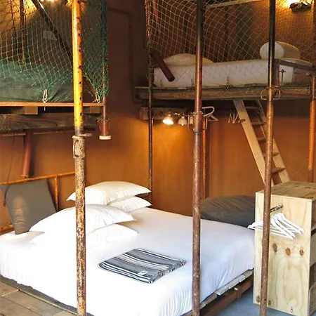 Noah Surf House Portugal *