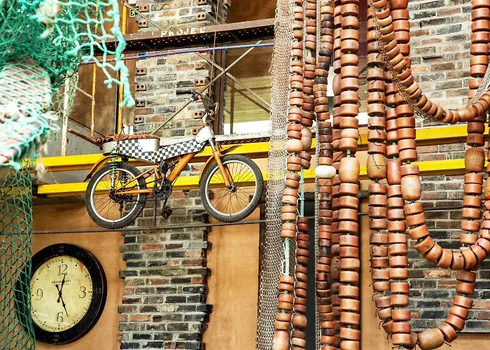 Noah Surf House Portugal Hotel